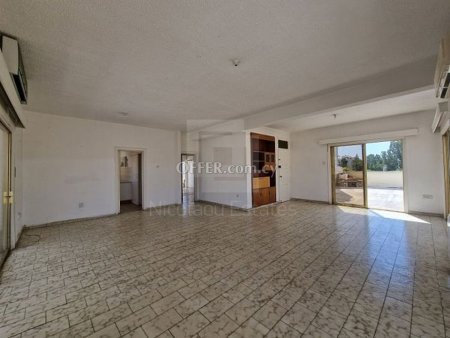 Three Bedroom Penthouse For Sale in Ayios Antonios Nicosia - 4