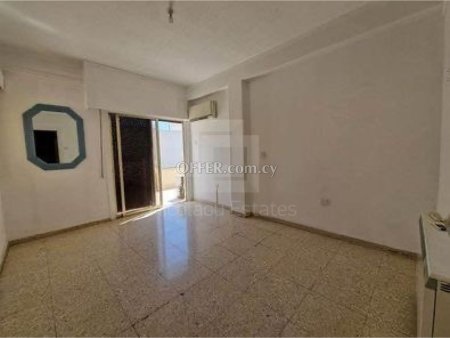 Three bedroom Penthouse For Sale in Ayios Antonios Nicosia - 4