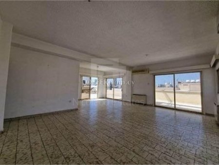 Three bedroom Penthouse For Sale in Ayios Antonios Nicosia - 2