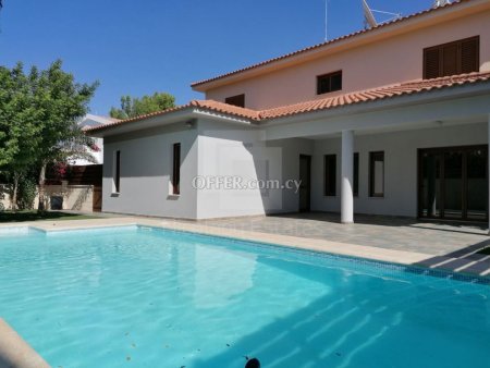 Luxurious four bedroom house plus maids room with private swimming pool in GSP area
