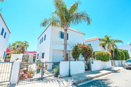 3 Bed House for Sale in Agios Theodoros Larnakas, Larnaca - 9