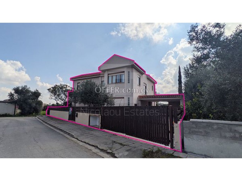 Three Bedroom House with a Swimming Pool in Latsia Nicosia - 10