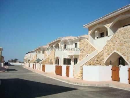 THREE BEDROOM VILLA IN TRADITIONAL AND MODERN ARCHITECTURE - 2