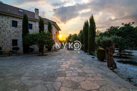 5 bedroom detached house furnished - 24