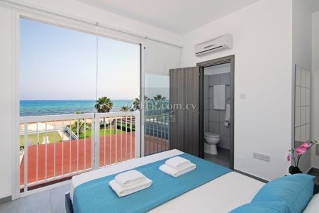 Beachfront Villa Ayia Thekla - 14