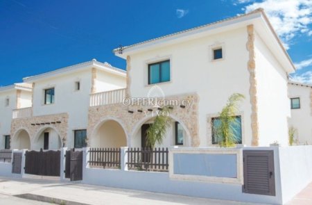 THREE BEDROOM VILLA IN TRADITIONAL AND MODERN ARCHITECTURE