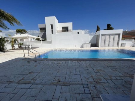 Four Bedroom Villa For Sale in Pervolia Larnaca - 1
