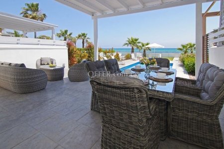 Beachfront Villa Ayia Thekla - 13