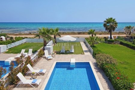 Beachfront Villa Ayia Thekla - 12