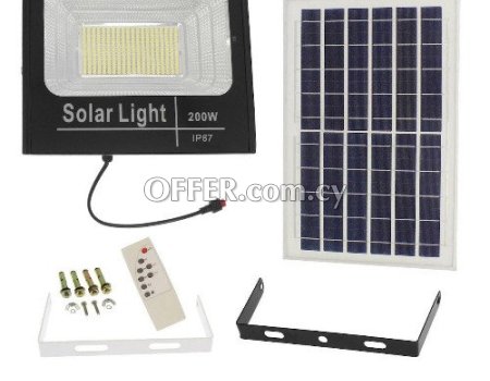 Spot Light Waterproof Solar Flood Light IP67 200W with Remote Control and Light Sensor - 1