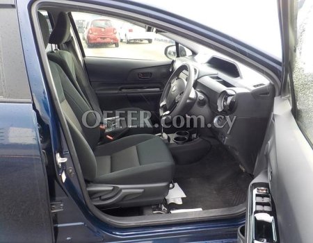 2019 Toyota AQUA 1.5L Automatic Hatchback - 8