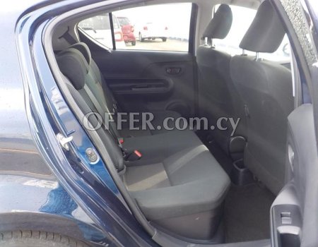 2019 Toyota AQUA 1.5L Automatic Hatchback - 4