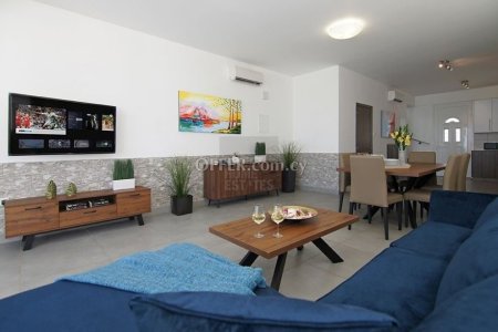 Beachfront Villa Ayia Thekla - 8