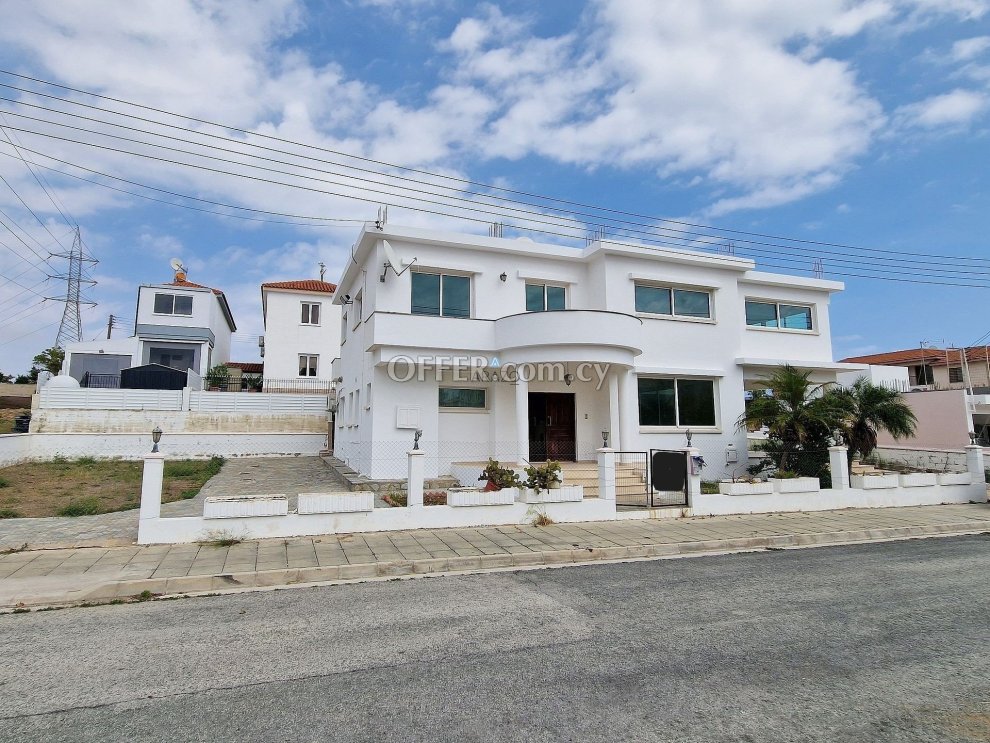 4 Bed House for Sale in Oroklini, Larnaca - 10
