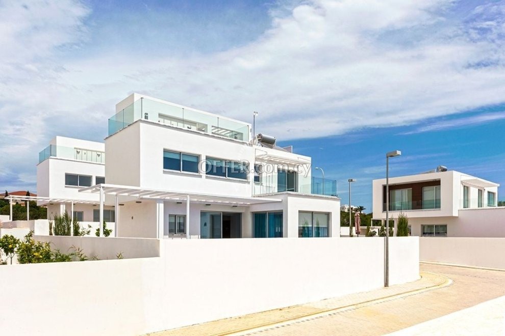 THREE BEDROOM VILLA WITH ROOF GARDEN FOR SALE IN AYIA NAPA - 3