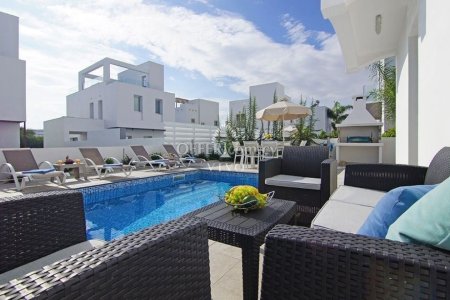 3 BEDROOM DETACHED VILLA WITH ROOF GARDEN AND SWIMMING POOL IN AYIA NAPA