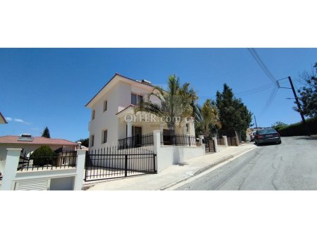 DETACHED HOUSE with s pool and view