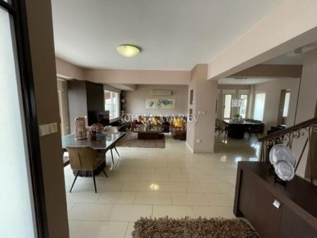 Lovely detached house 3-bedroom, loft, and office 