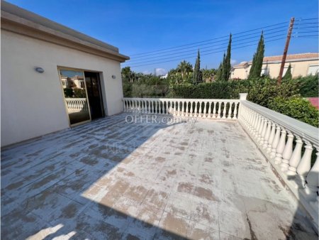 Beautiful Five Bedroom Villa with Sea View in Agios Tychonas - 9