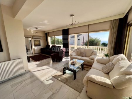 Beautiful Five Bedroom Villa with Sea View in Agios Tychonas - 4