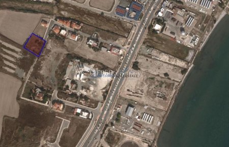 Residential Field close to the Sea - 1