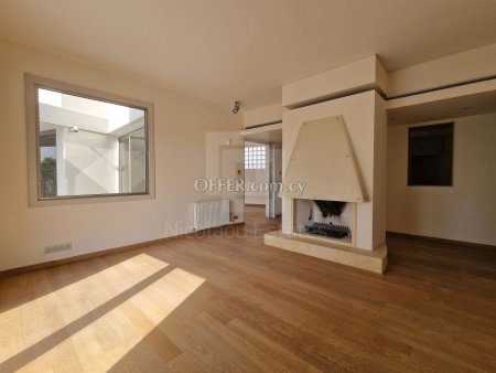 Three bedroom house plus Office room and pool in Engomi area Nicosia - 8