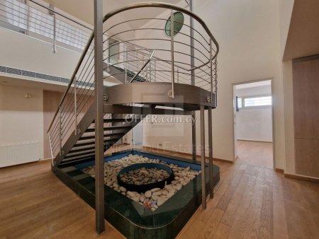 Three bedroom house plus Office room and pool in Engomi area Nicosia - 7