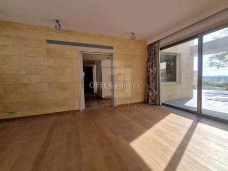 Three bedroom house plus Office room and pool in Engomi area Nicosia - 6