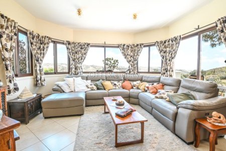 3 Bed House for Sale in Agia Anna, Larnaca - 6