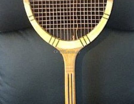 Timeless Elegance: Embrace the Vintage Magic of our 1928 Wooden Tennis Racquet! Ακολουθούν Ελληνικά - 1