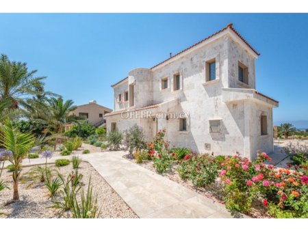 Exclusive Luxury 4 Bedrooms Villa in Skaloupia