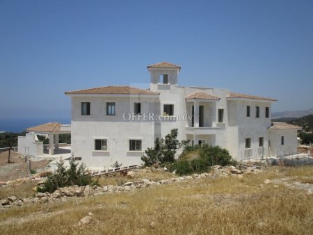 Amazing Luxury 4 Bedrooms Villa in Peyia St. George Area