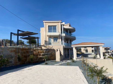 Luxury 5 bedrooms villa in Peyia - 5