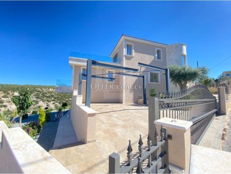 Luxury 5 bedrooms villa in Peyia - 3