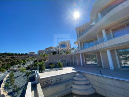 Luxury 5 bedrooms villa in Peyia - 3