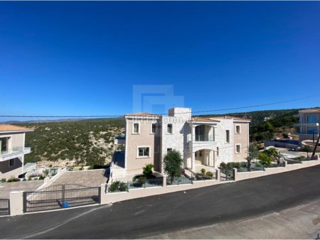 Luxury 6 bedrooms villa in Peyia - 3