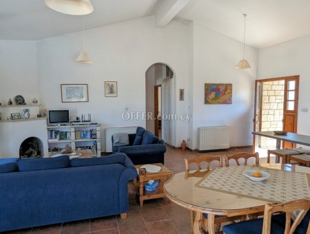 2-bedroom Detached Villa 100 sqm in Pissouri - 2