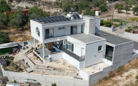 Villa For Sale in Armou, Paphos - DP3467
