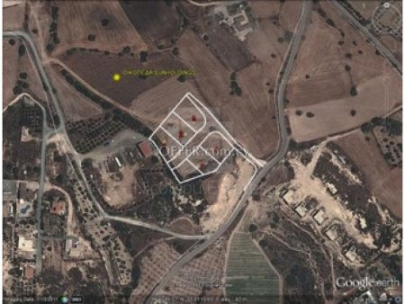 Field for sale in Maroni with Permission for 5 Plots Division