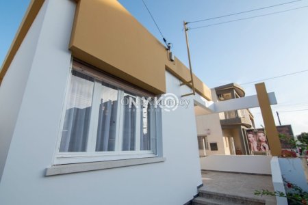 2 bedroom detached bungalow semi-furnished