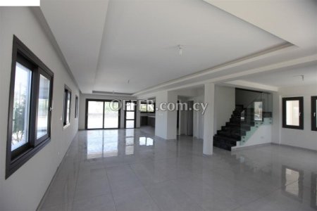 House 5 beds  in Limassol - 1