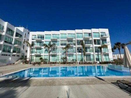 Two Bedroom Apartment by the Sea