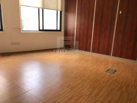 Office space on a commercial road in Acropoli area close to the Central Bank - 9