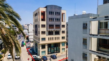 Building in Agioi Omologites Nicosia city center - 9