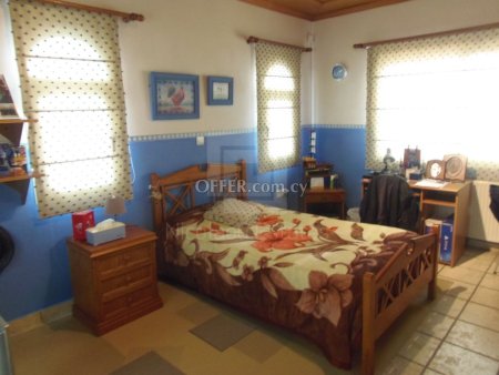 Detached luxury 3 1 bedroom villa near Home Center in Mesa Geitonia - 3