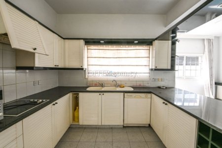 6 Bed Detached Villa for Sale in Drosia, Larnaca - 3