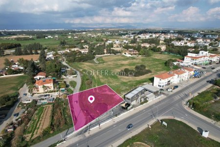 Commercial Residential field in Geri Nicosia - 1