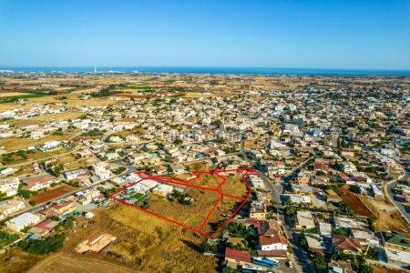 Four residential fields in Liopetri Famagusta - 4