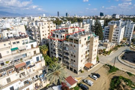 Three bedrooms apartment in Strovolos Nicosia - 2