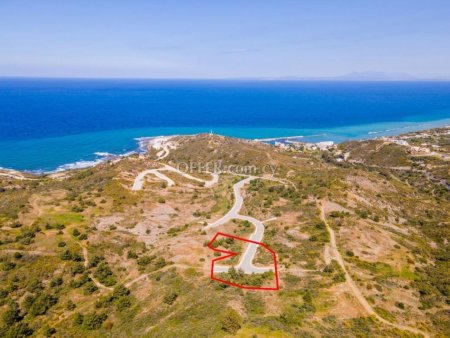 Residential field under division in Pigenia Nicosia - 3